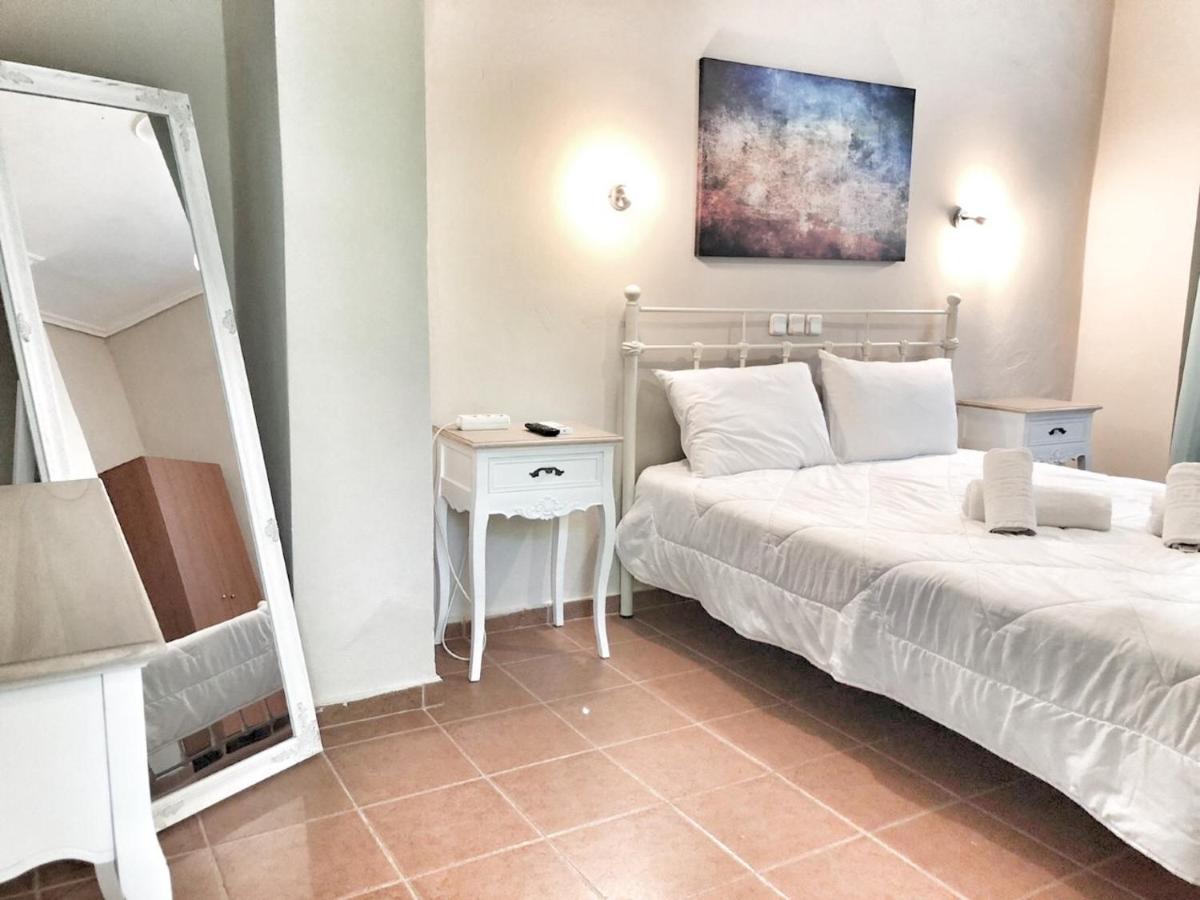 Hotel Kastri Garden Apartment Лутра-Едіпсу Екстер'єр фото